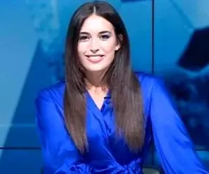  آزار جنسی خبرنگار زن در مقابل ورزشگاه!