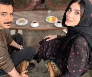 آواز شادیسم؛ رقصیدن زورکی علی شادمان که سحر دولتشاهی میارتش وسط پرنسسعلی میرقصه زیبا