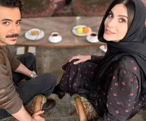 آواز شادیسم؛ رقصیدن زورکی علی شادمان که سحر دولتشاهی میارتش وسط پرنسسعلی میرقصه زیبا