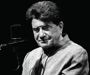 آیا محمدرضا شجریان قانون اساسی نوشته بود؟