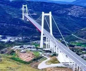 معماری خلاقانه؛ باید قبل رفتن تو این تونل کوهی اشهد خوند ته نداره حتی یه کورسوی نور