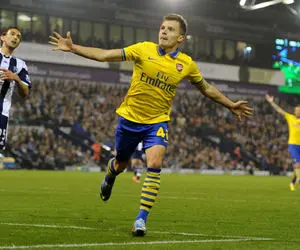 "توماس ایسفلد" هافک اسبق آرسنال و گزینه پرسپولیس کیست؟