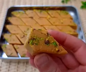 آموزش آشپزی؛ شیرینی سالم و ساده فقط با چند تا ماده بدون فر و همزن