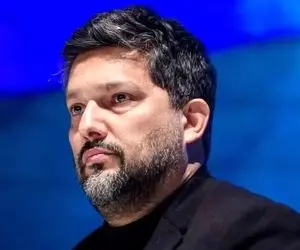 آواز شادانه؛ کوچه بازاری خوندن حامد بهداد جوریه که انگار صد سال گنده لات تهرون بوده