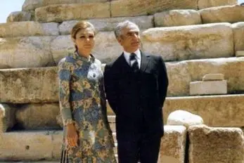 سفر به ایام بسیار قدیم؛ دلداری مرموزانه محمدرضا پهلوی به همسر ماتم زده اش