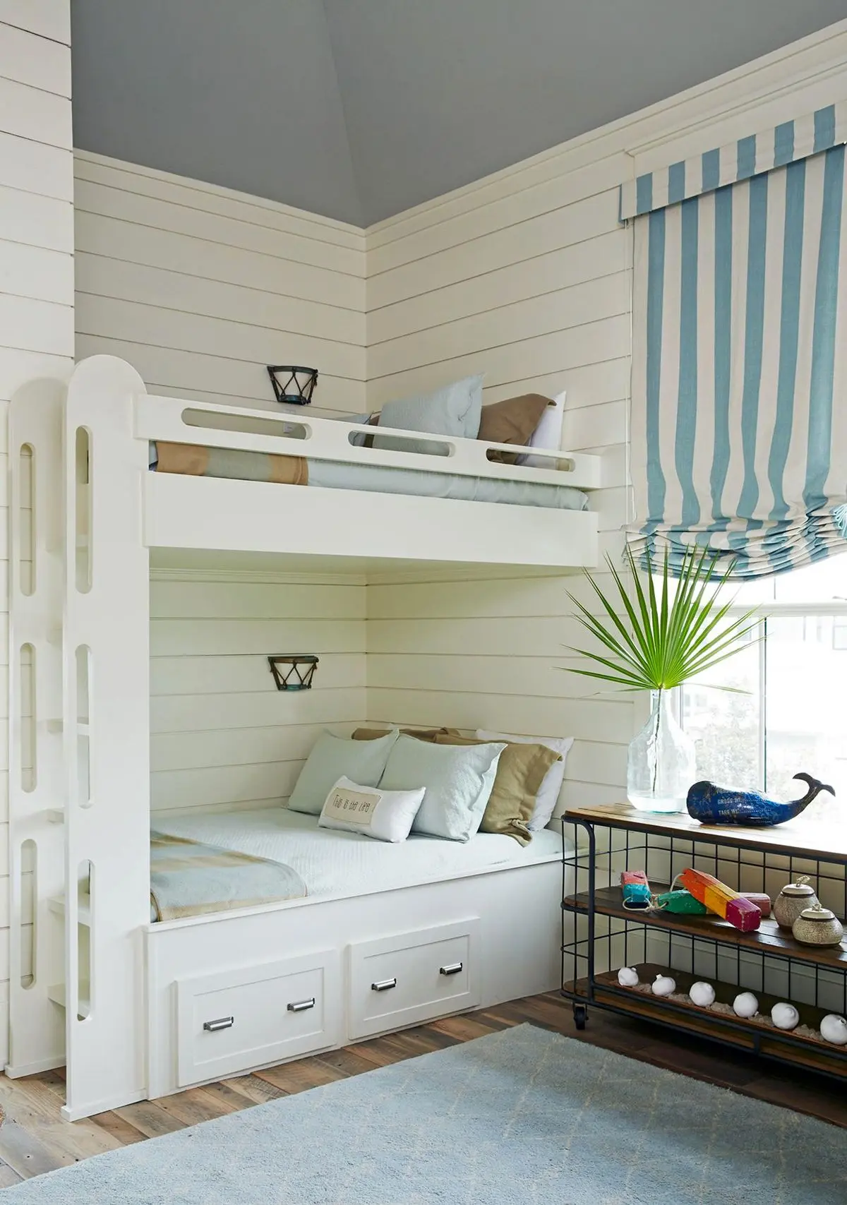 white-blue-bedroom-bunk-bed-a28f083c-22aa94bf5b474cd08abf7fd881e25e21