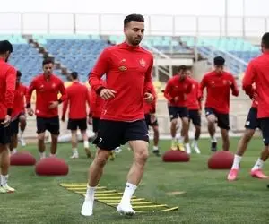 (عکس) عباس قادری میهمان ویژه تمرین پرسپولیس در آستانه شهرآورد