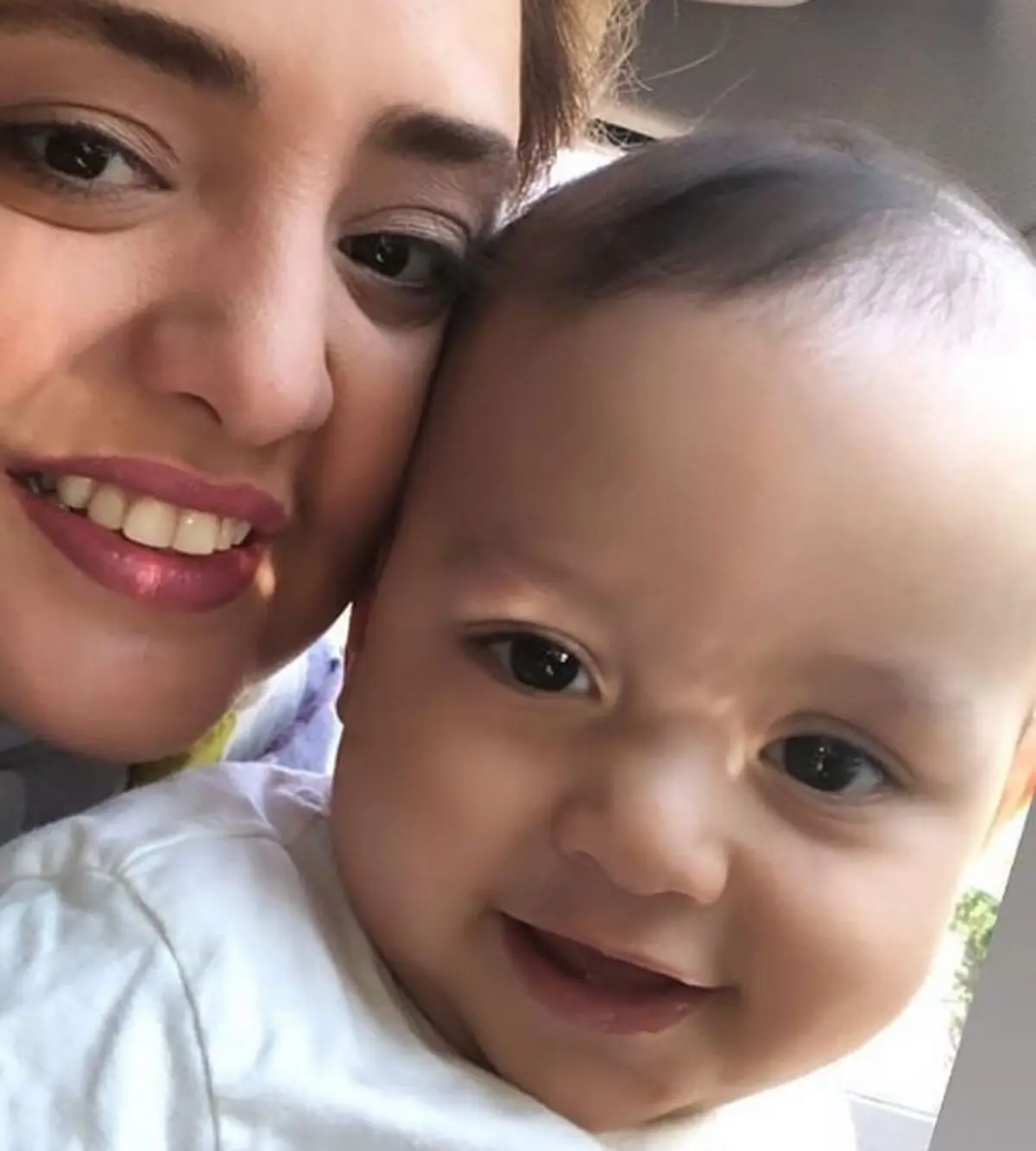 نرگس محمدی و برادرزاده اش
