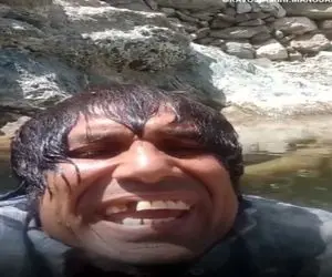 آواز احساسی؛ مرد فیلم تایتانیک رو بازآفرینی کرد ولی نسخه هندی تا خرخره تو آبه میخونه