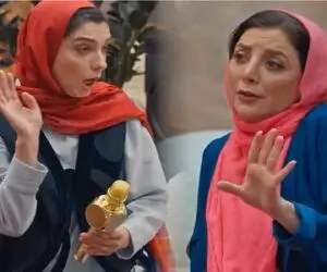 سکانس خندان؛ الیکا عبدالرزاقی با ادا بازی میزنه تو برجک رویا میرعلمی کِر خندس