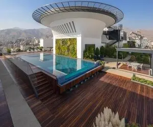 فقط بالکن خونه این خانواده تو برج هرمس برابر کل خونه ماست! / زندگی بالاشهریای تهران