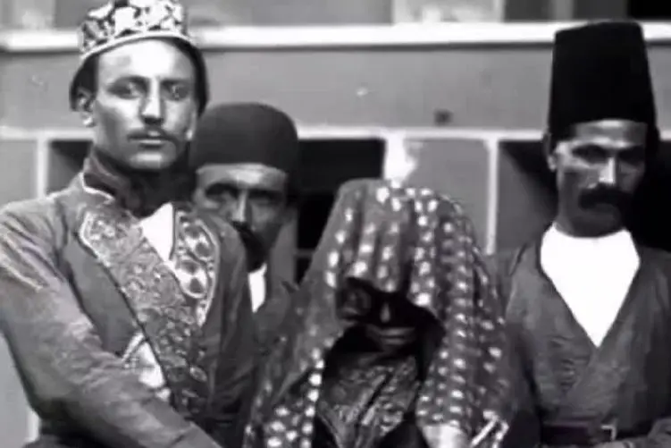 آواز محلی؛ داستان تلخ آهنگ یه دونه انار، دو دونه انار، 300 دانه مروارید|شادی به غم
