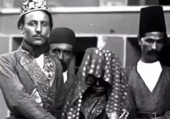 آواز محلی؛ داستان تلخ آهنگ یه دونه انار، دو دونه انار، 300 دانه مروارید|شادی به غم