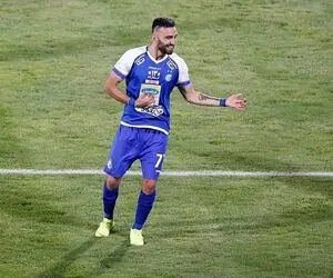 مهاجم استقلال منتظر چراغ سبز اوسمار