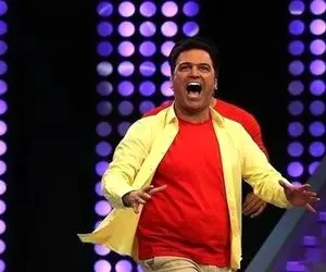 سوتی خندان؛ شرکت کننده خواننده معروف رو با عموپورنگ اشتباه میگیره فقط سخره های آهنگی