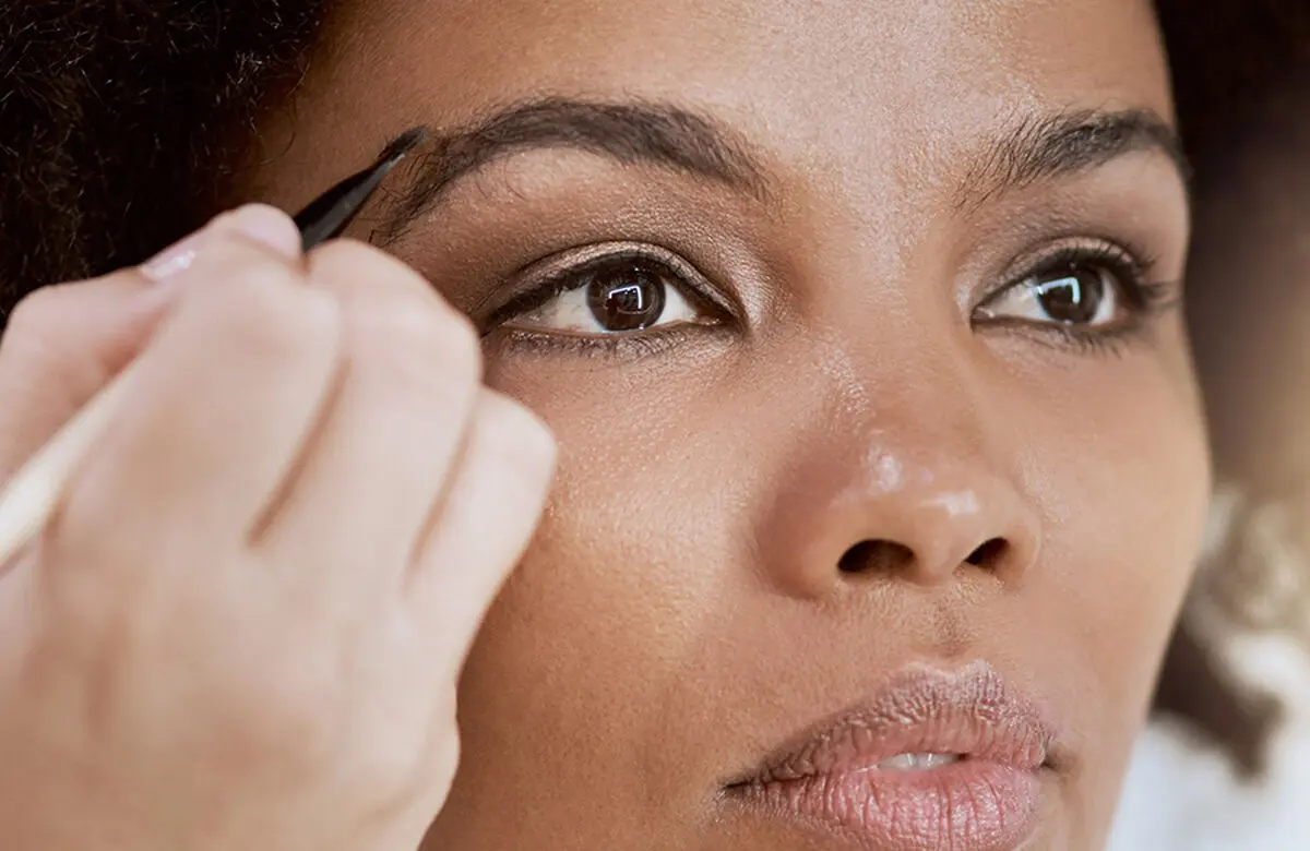 Eyebrow-color-for-dark-skin