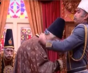 سکانس خندان / جواد عزتی یجور نقش در  بازی میکنه هادی کاظمی مرده از خنده