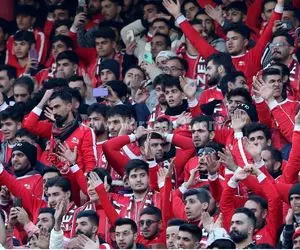 حراج شب عید تراکتور برای هوادارانش