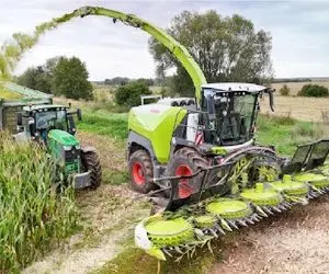 ابزارآلات غول پیکر؛ اپراتور بیل مکانیکی برا سرعت بیشتر برداشت هشت تیغه شد