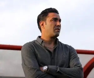 حمله دستیار نکونام در استقلال به داور جنجالی