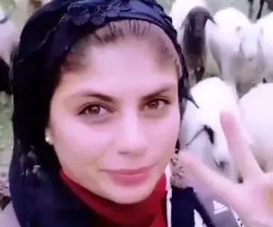 آواز شادیسم؛ دخترک چوپان با سوت آهنگی گوسفندارو جذب خودش میکنه باید مدل میشد