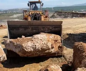 ماشین های پر قدرت؛ بیل و لودهایی که سنگ کوه و نه بلکه خود کوه رو می کنن