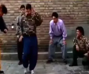 آواز شادونه؛ شُکر از دوره رقص کفتری دهه شصت گذشتیم مرد رو ببینی دچار شرم نیابتی میشی