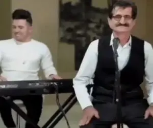آواز شاد؛ مرده غریبی دکتمه شهر کنار پری میخونه ریز ریز میاد همه رو از خود بیخود میکنه