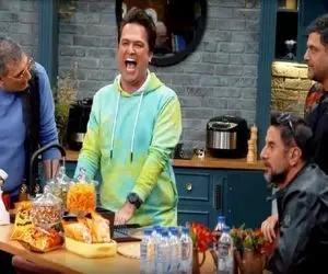 سکانس خندان/ حامد آهنگی زبان کره ای را با صدای تخم گزاشتن مرغ ترکیب کرده