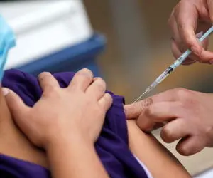 زمان آغاز واکسیناسیون عمومی علیه کرونا در ایران اعلام شد!