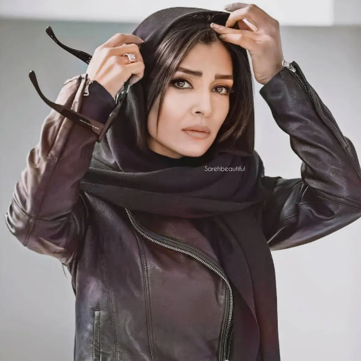 ساره بیات