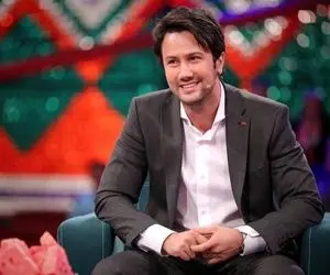 آواز دیش دیش؛ رقص شاهرخ استخری با آهنگ خارجی که یهو دوستش میفته چشم باز غش میکنه