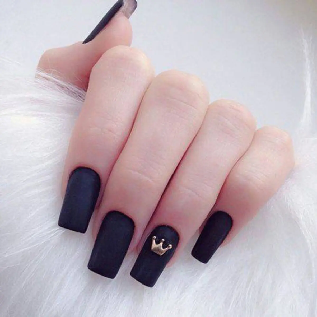 black-nail-model-for-girls-72