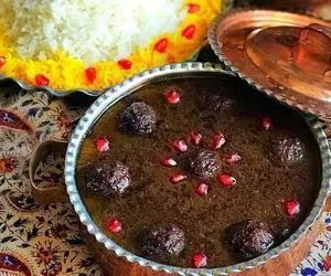 آشپزی حرفه ای؛ ترفند های خوشمزه تر شدن فسنجون اینجوری بپزی حسابی به روغن می افته