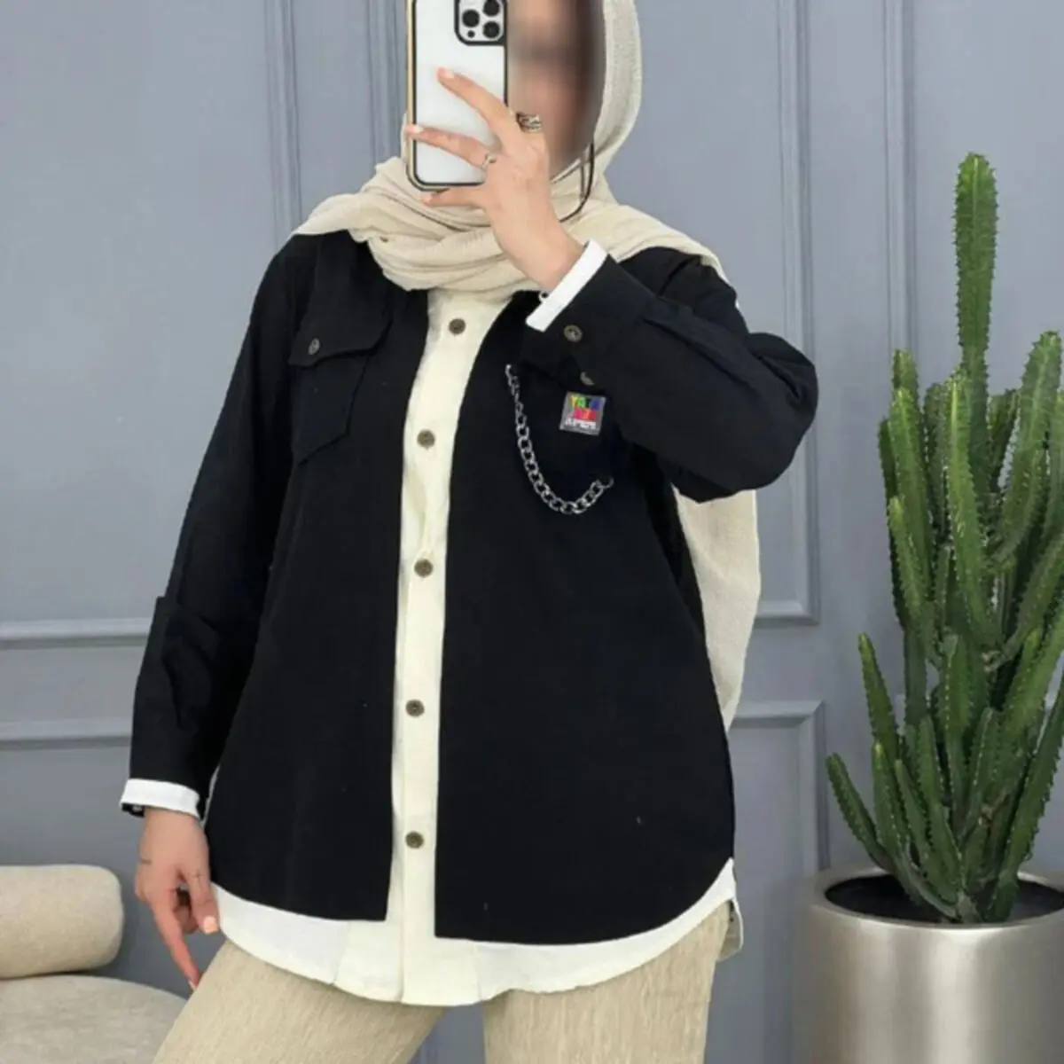 مانتو مشکی ساده دکمه دار