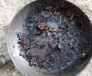 ایده های خلاقانه؛ تمیز کردن قابلمه جزغاله شده قلق نداره الکی با یه سیم نیفت به جونش