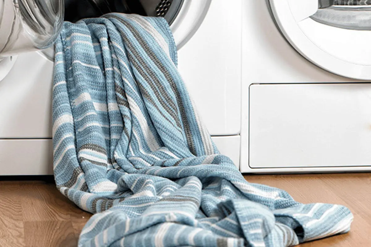 Washing-blankets-in-the-washing-machine-7