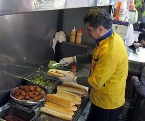 آشپزی حرفه ای؛ ترفند های خوشمزه تر شدن فلافل اینجوری بپزی خشک و خمیر نمیشه