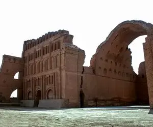 دیواری که کج شد تا عدالت کج نشود! راز کج بودن دیوار طاق کسری و عدالت انوشیروان دادگر