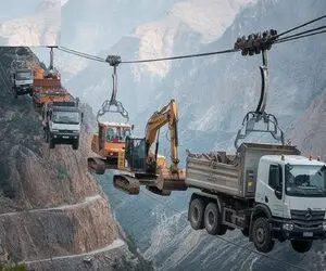 جاده های هیجان انگیز؛ رو ابرا ریل گذاری کردن ماشین ها جای حرکت زمینی پرواز میکنن