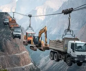 جاده های هیجان انگیز؛ رو ابرا ریل گذاری کردن ماشین ها جای حرکت زمینی پرواز میکنن