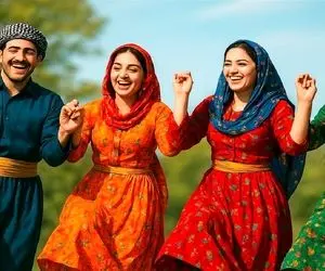  آواز محلی؛ نعیمه نظام دوست غرق آهنگ کردی شد و تو رقص خواننده رو همراهی میکنه