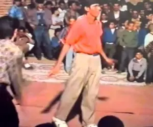 آواز شاد؛ الگوی پسرای دهه 60 که مردونه میرقصن اینا بودن بار گنگ رقصشونو تریلی نمیکشه