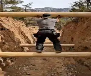 معماری خلاقانه؛ مرده جا قحطی داشت وسط چاک کوه خونه ساخت تک نفره و اعیونی