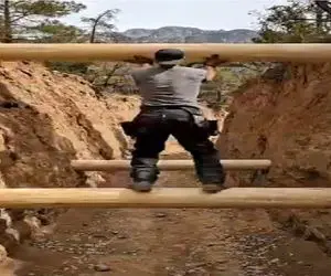 معماری خلاقانه؛ مرده جا قحطی داشت وسط چاک کوه خونه ساخت تک نفره و اعیونی