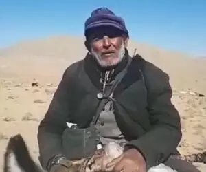 آواز خیابانی؛ مرد یزدی چنان چه چهی میزنه تو بیابون که از دور همه فکر کردن شجریانه