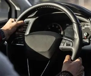 دست فرمون بکر؛ از کجا بفهمم که فرمون ماشینم صافه؟ قلق داره بیا تا بهت بگم