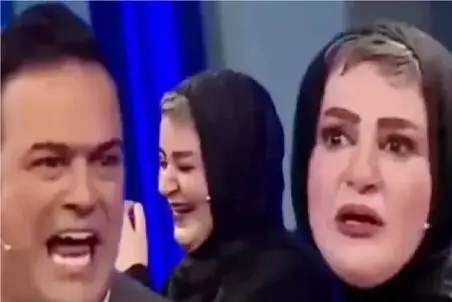 سکانس خندان/آهنگی گیر داده به نعیمه میگه من عاشقتم نفهم باید زنم بشی