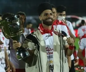 لباس ویژه میلاد سرلک در جشن قهرمانی پرسپولیس