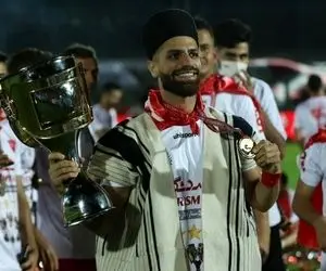 لباس ویژه میلاد سرلک در جشن قهرمانی پرسپولیس